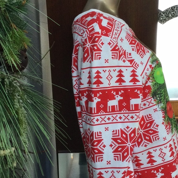 Mad Engine woman’s size XL Christmas sweatshirt - Picture 4 of 6